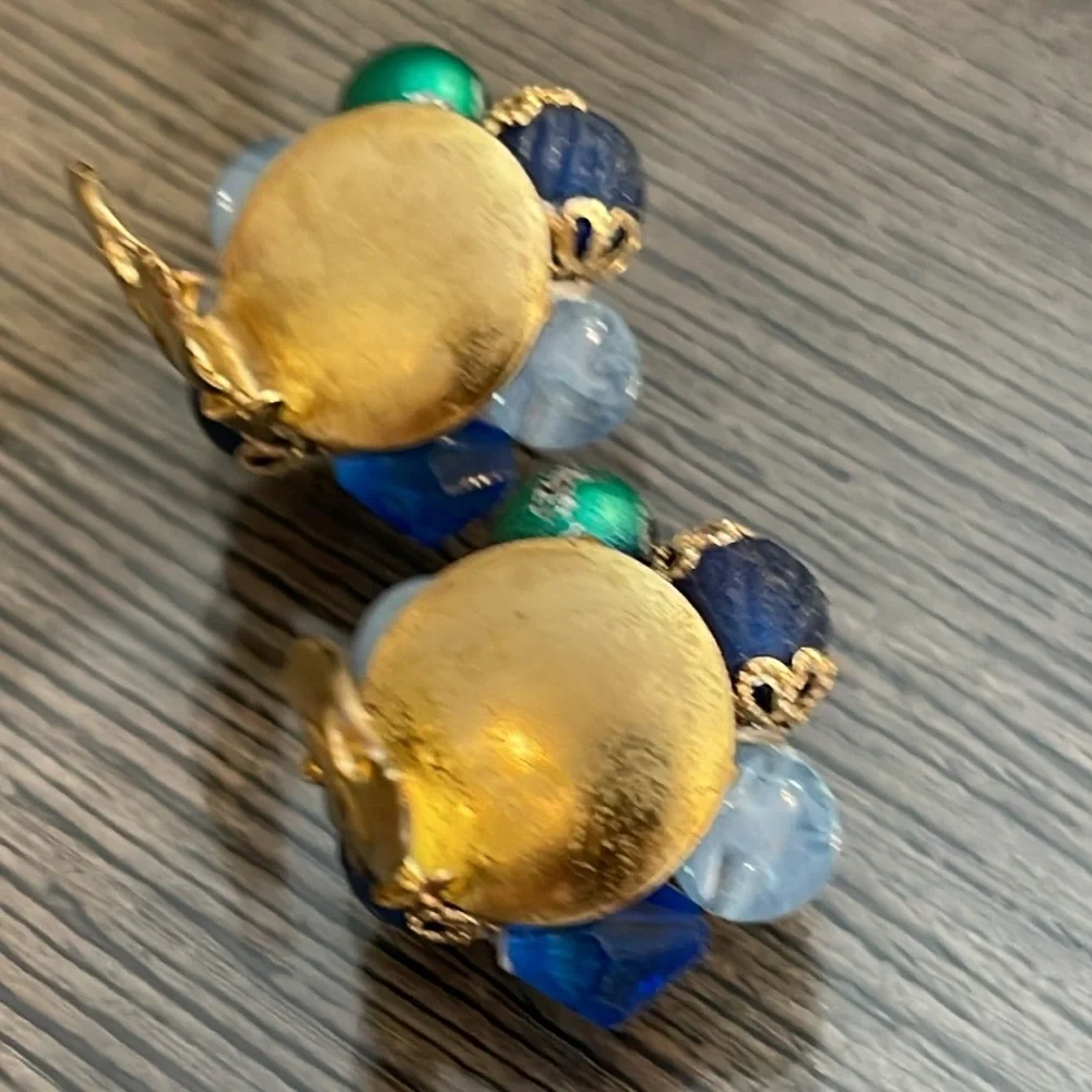 Vintage Shades of Blue Cluster Clip Earrings